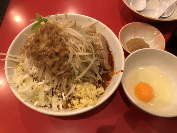 「辛ラーメン生卵魚粉」@豚ゆうの写真