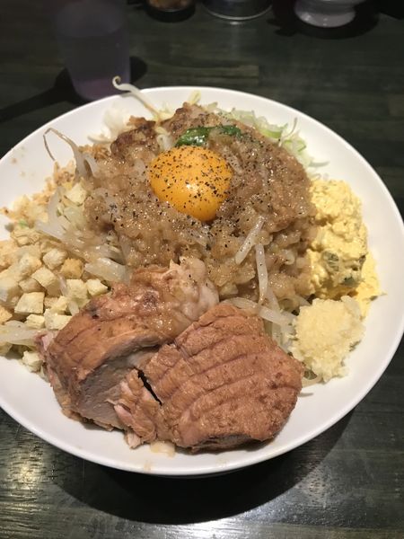 「汁無しまぜそば」@らーめん 豚島の写真