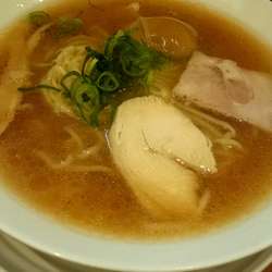 淡麗醤油らーめん（７００円）