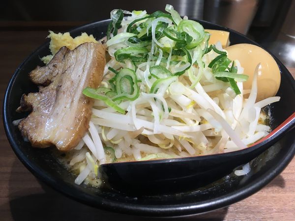 「白味噌ラーメン」@東京スタイルみそらーめん ど・みそ キッテグランシェ店の写真
