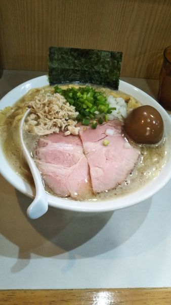 「味玉入り濃厚塩ラーメン＋大盛り」@麺屋 扇 SENの写真