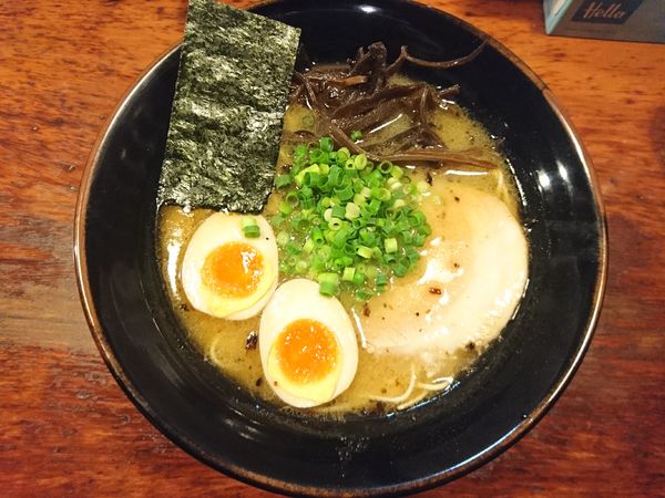 「熊本ラーメン（ハリガネ、チーズヌキ）＋替え玉（ハリガネ）」@麺屋 双喜の写真