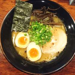 熊本ラーメン（ハリガネ、チーズヌキ）＋替え玉（ハリガネ）
