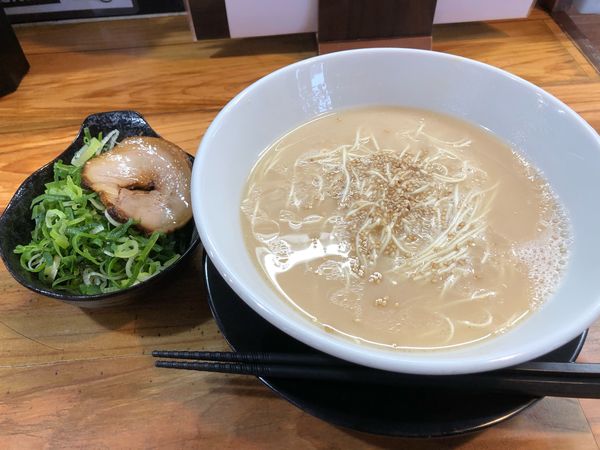「白とんこつ」@武内製麺の写真