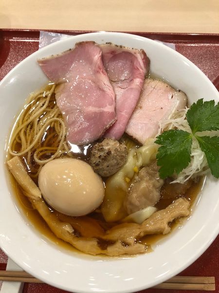 「味玉中華ワンタン入り」@麦と麺助 新梅田中津店の写真