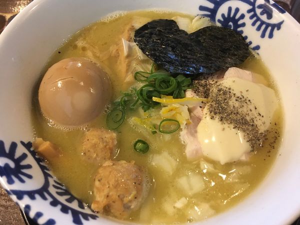 「特級純鶏そば」@特級鶏蕎麦 龍介の写真