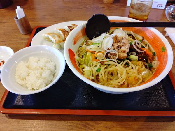 「しせんらーめん(大盛・280g)790円＋Ａセット400円」@らーめん しせん 相老駅店の写真