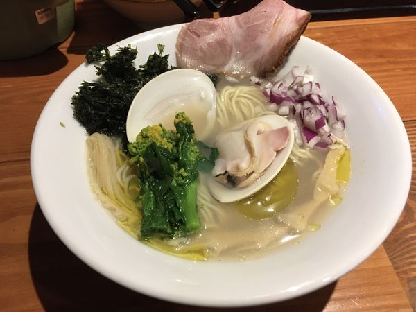 「琥珀酸の合わせ出汁塩そば」@麺屋 真心の写真