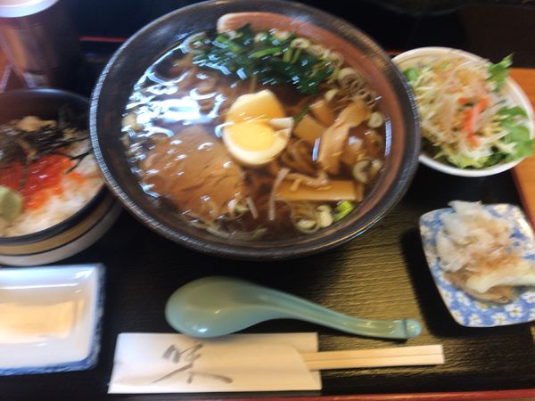 「ランチ：ラーメンセット（イクラ丼）950円」@鮪芳の写真