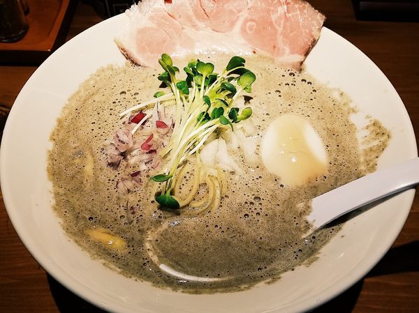 「特濃煮干 豚骨らーめん」@金沢濃厚煮干豚骨 伊乃心の写真