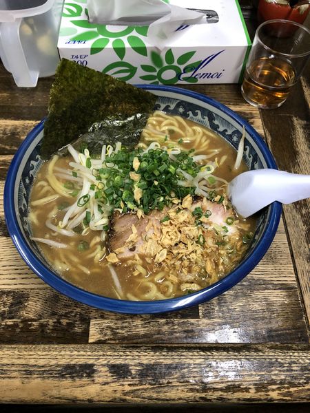 「らぁめんしょうゆ（麺大盛2倍）」@らあめん 葫の写真