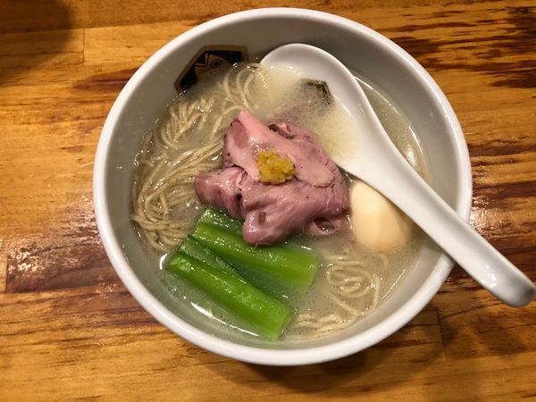 「真鯛らーめん（大盛）＋味玉子」@真鯛らーめん 麺魚の写真