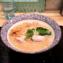 鶏白湯らぁめん