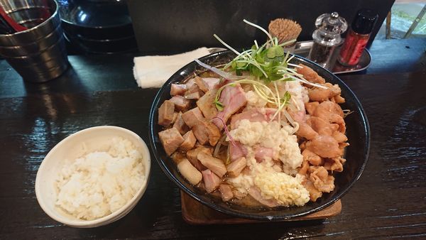 「魚介豚骨らぁ麺（B6）男気盛り（特）350ｇ」@らぁ麺 ゆら吉の写真