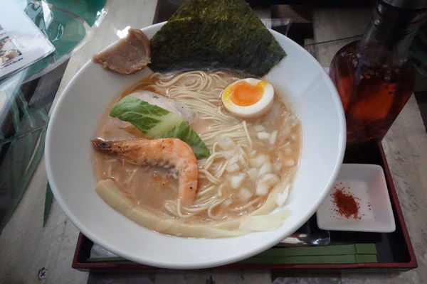 「濃厚海老そば」@マグロ卸のラーメン・バルの写真