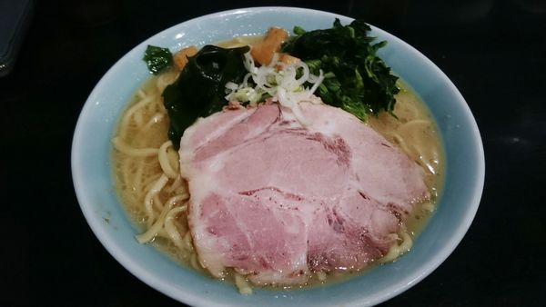 「ラーメン（750円）＋塩（50円）＋中盛り（50円）」@ラーメン社井田の写真