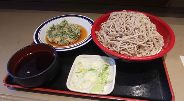「特もりそば+春菊天」@名代 富士そば 北千住店の写真