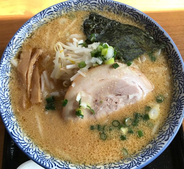 「濃厚味噌らーめん」@實の写真