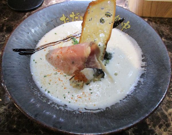 「牡蠣ラーメン（牡蠣出汁と豆乳）880円」@ただいま、変身中。の写真