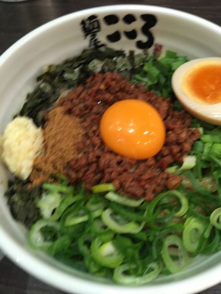 「台湾まぜそば麺少なめ」@麺屋こころ 日吉店の写真