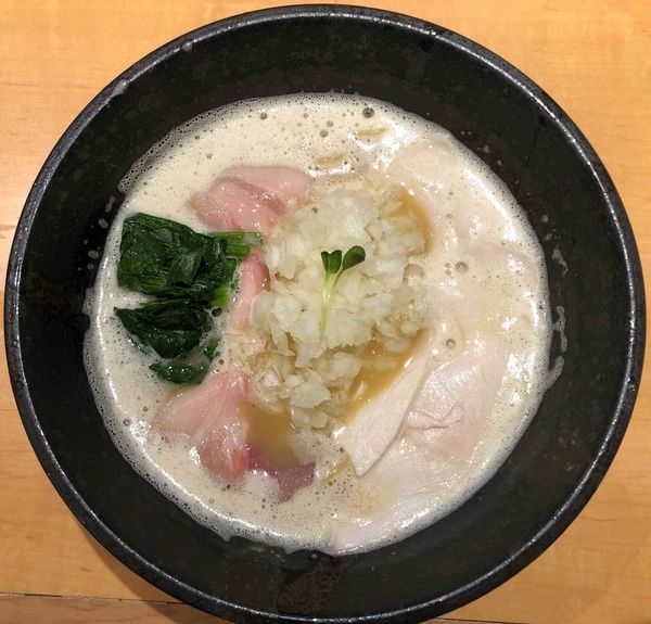「鶏白湯 醤油 900円」@麺屋 時茂 大久保店の写真