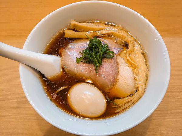 「特製醤油らーめん」@らぁ麺 はやし田 横浜店の写真