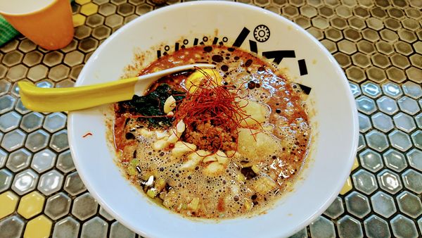 「【期間限定】カカカカカカオ+味玉(クーポンサービス)」@パイナップルラーメン屋さん パパパパパインの写真