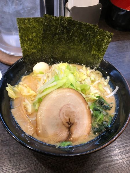 「豚骨醤油ラーメン」@松壱家 藤沢南口店の写真