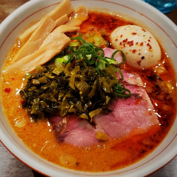 「辛味噌らぁめん ８９０円＋釜焼きチャーシュー ２２０円他」@麺や 虎徹の写真