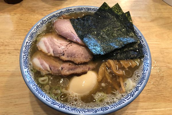 「特製中華そば1,110円+豚バラ軟骨ごはん320円」@中華そば専門 とんちぼの写真