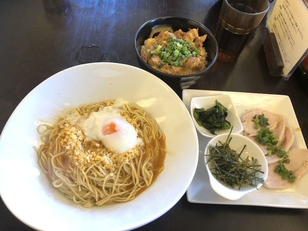 「うにソースまぜそば」@鶏そばや 竜神洞の写真