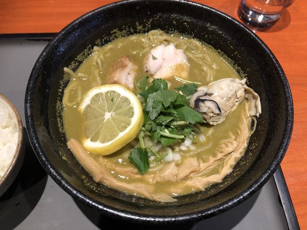 「【限定】濃厚カキそば」@中華そば 輝羅の写真