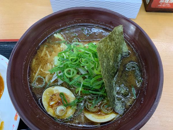 「プレミアム黒にんたまラーメン」@にんたまラーメン ゆにろーず 取手店の写真