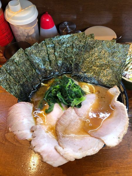 「中盛りチャーシュー麺　海苔　玉ねぎ　釜焼きチャーシュー飯」@末廣家の写真