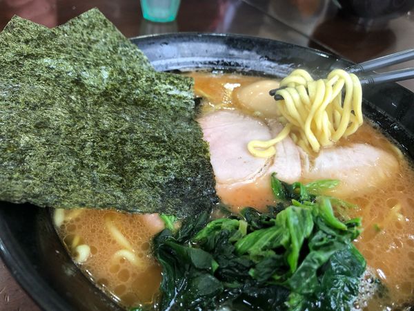 「ラーメン中　麺固め、味普通、油普通　920円」@杉田家 千葉祐光店の写真
