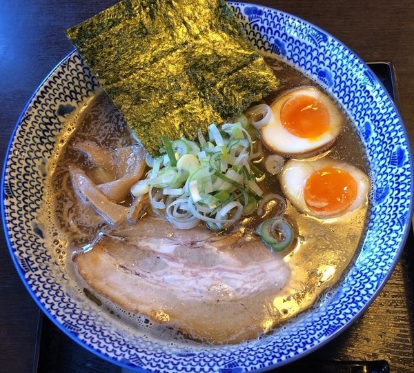 「コク醤油味玉らぁめん」@麺楽屋の写真