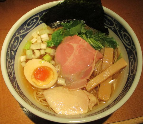 「煮干しそば白醤油　801円　※実際は800円」@寿製麺 よしかわ お食事ちゅうぼう（西武池袋本店 ）の写真