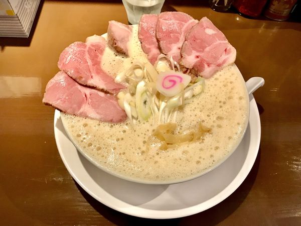 「鶏そば大盛りチャーシュー増し」@鶏そば 啜るの写真