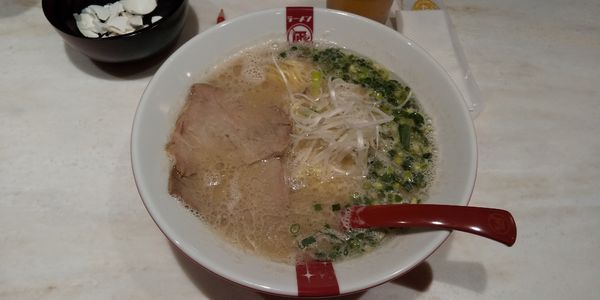 「ラーメン(黄)」@ラーメン凪 BUTAO（豚王） 神田店の写真