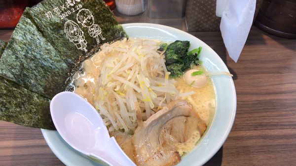 「野菜醤油ラーメン大盛固め　700円」@横浜家系ラーメン 魂心家 中央林間店の写真