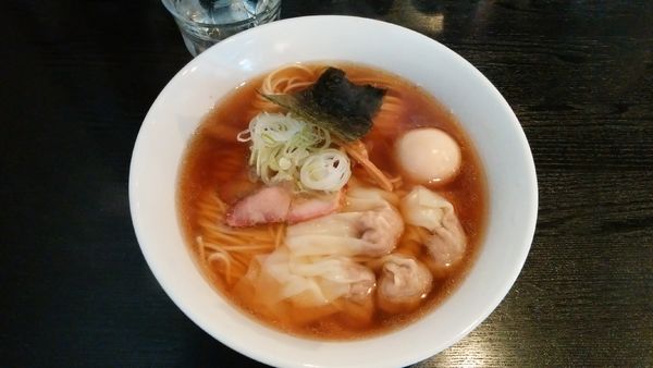 「ワンタンメン(醤油)＋味玉¥1100-」@支那ソバ 小むろの写真