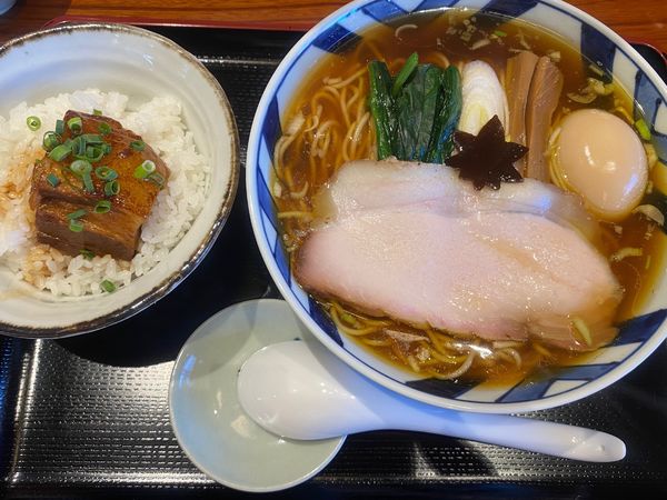 「味玉中華そば＋豚角飯」@食煅 もみじの写真