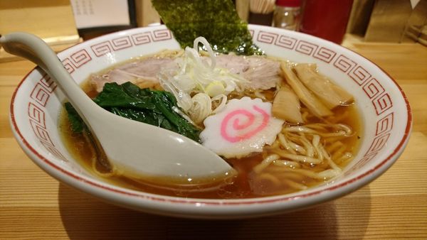 「【昼】煮干醤油ラーメン」@らーめん 已己巳己の写真
