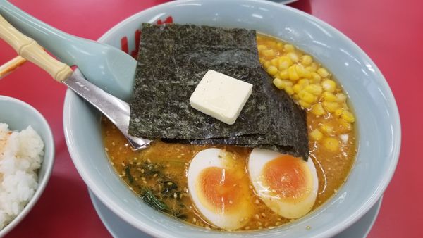 「特製味噌ラーメン　コーン　バター　味玉トッピング」@山岡家 松本店の写真