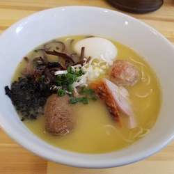 よくばり水炊きらーめん¥1000