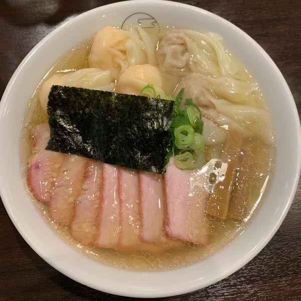 「白だしチャーシュー特製ワンタン麺1450円＋麺大盛100円。」@八雲の写真