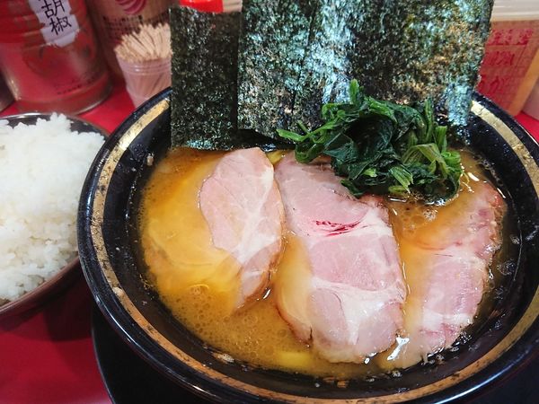 「チャーシュー麺と白米」@家系ラーメン とらきち家の写真