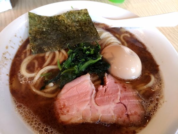 「らーめん（塩かつお）大盛＋半熟味付卵」@菜の写真