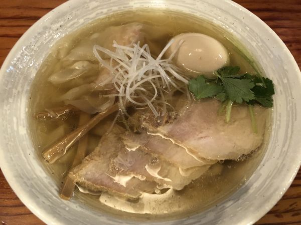 「特製塩らーめん」@純手打ち 麺と未来の写真