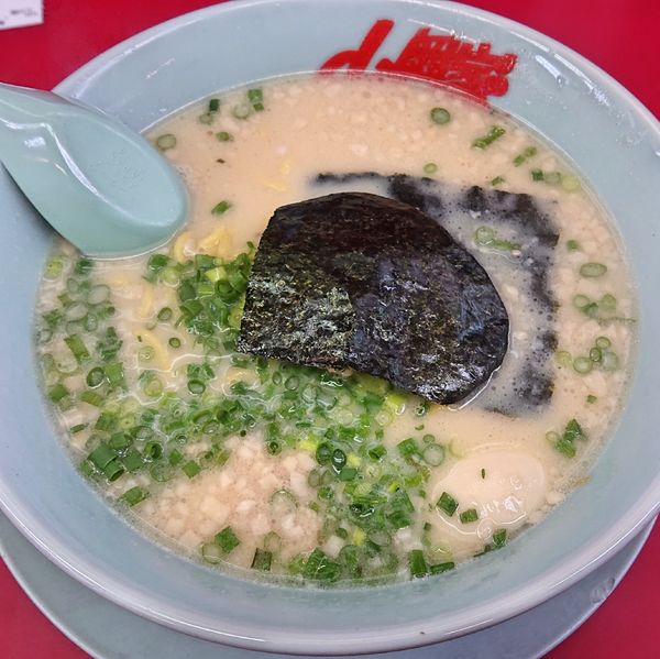「プレミアム塩とんこつ890」@ラーメン山岡家 春日部店の写真